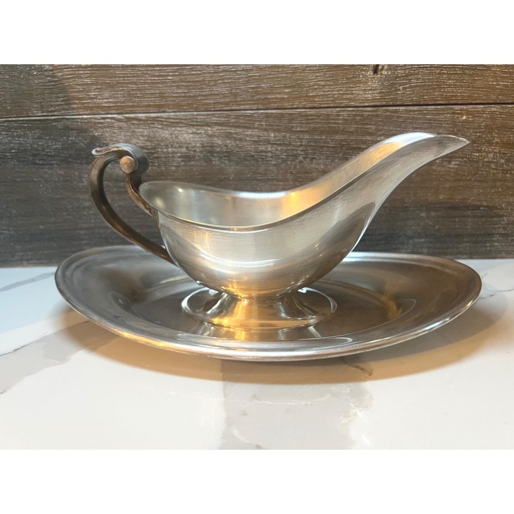 Vintage Pewter/Silverplate Gravy Boat with Attached Underplate Colonial MCM 80's - Picture 2 of 7